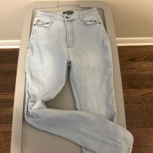 Slim fit light washed Fashion Nova Jeans - Picture 1 of 4